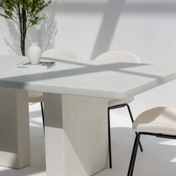 Torito Dining Table